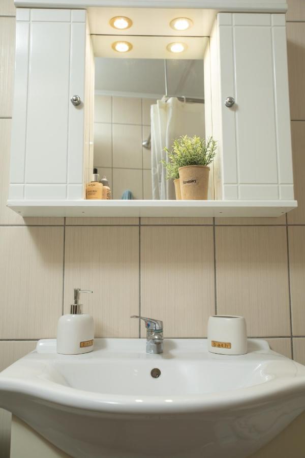 Warm Studio Apartment In Heraklion ภายนอก รูปภาพ