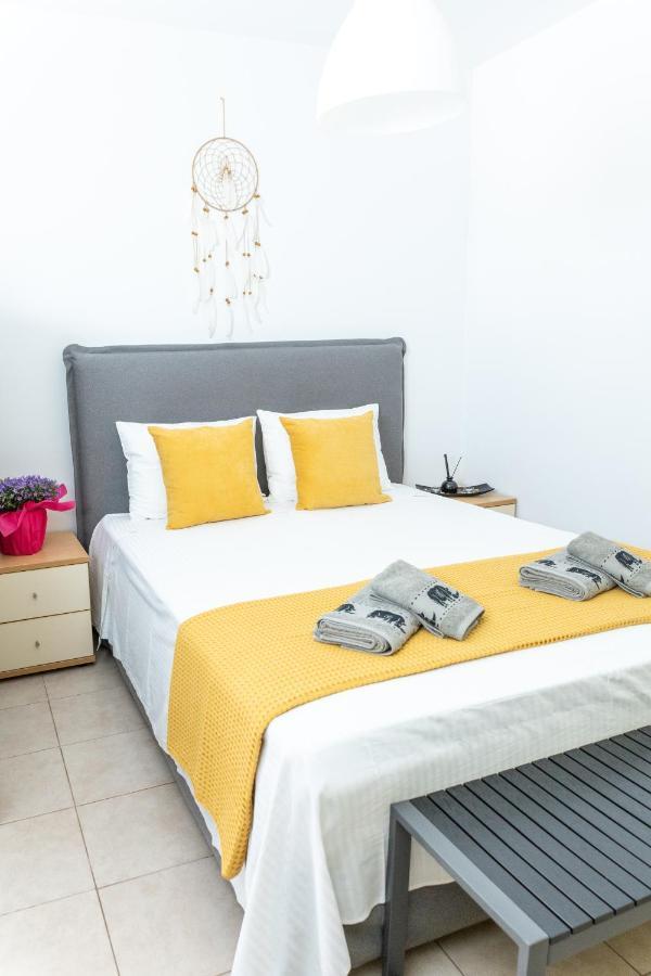 Warm Studio Apartment In Heraklion ภายนอก รูปภาพ